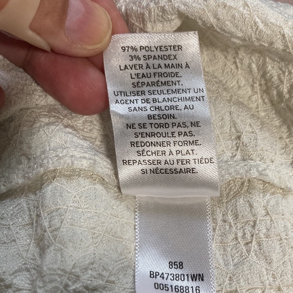 B.P Cropped Ivory V Neck Button with Loop Closure Short Sleeve Top Womens 3X - Picture 11 of 12